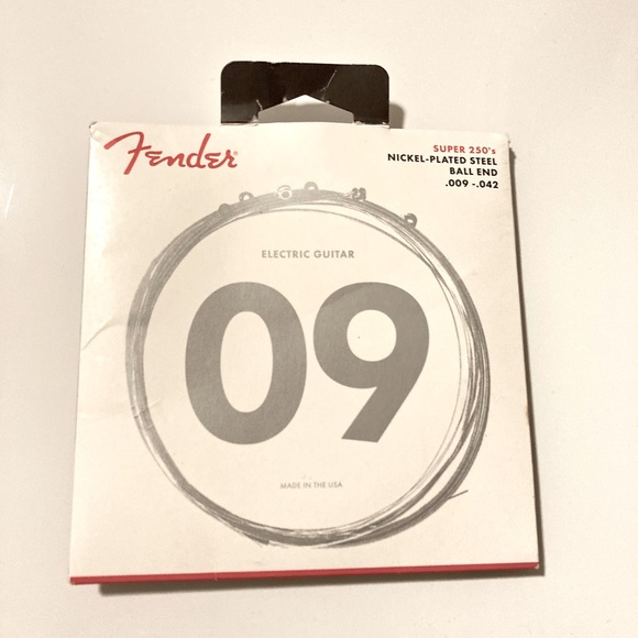 Fender Super 250 Electric Guitar Strings - Picture 1 of 6